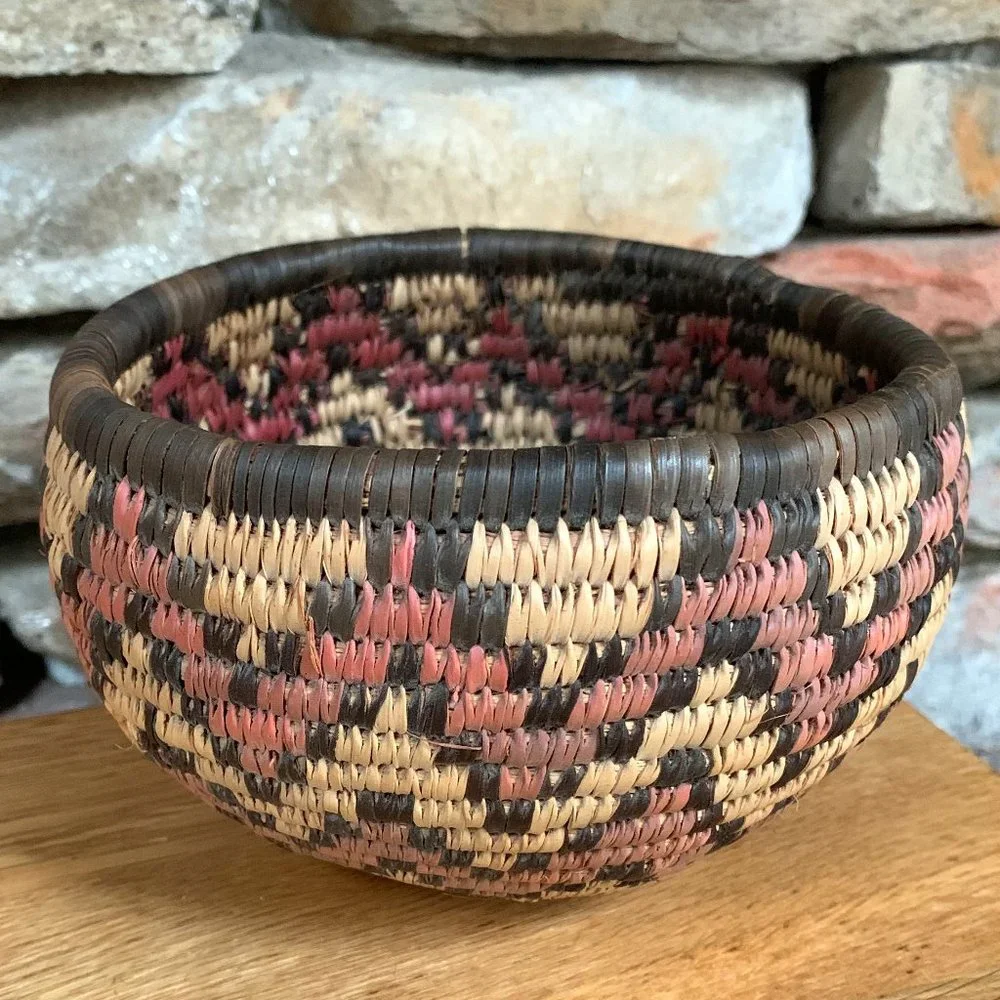 VTG African Basket Zulu Rwanda Coiled Chevron South Africa Hand Woven - Picture 1 of 7